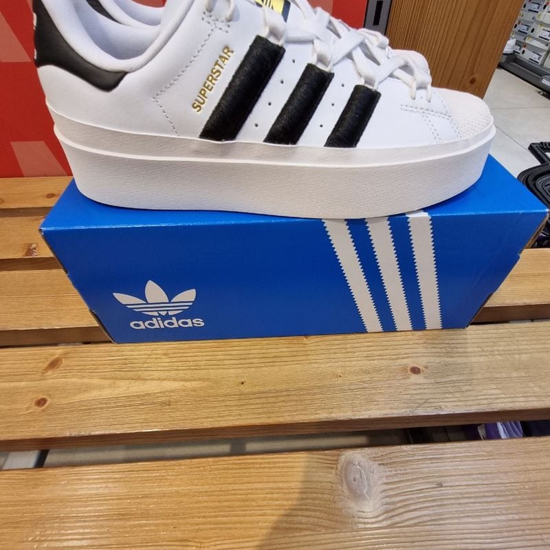 adidas gazelle silver green womens Tênis Adidas Superstar Bold Women's Branco/Dourado – NewSkull main image 0