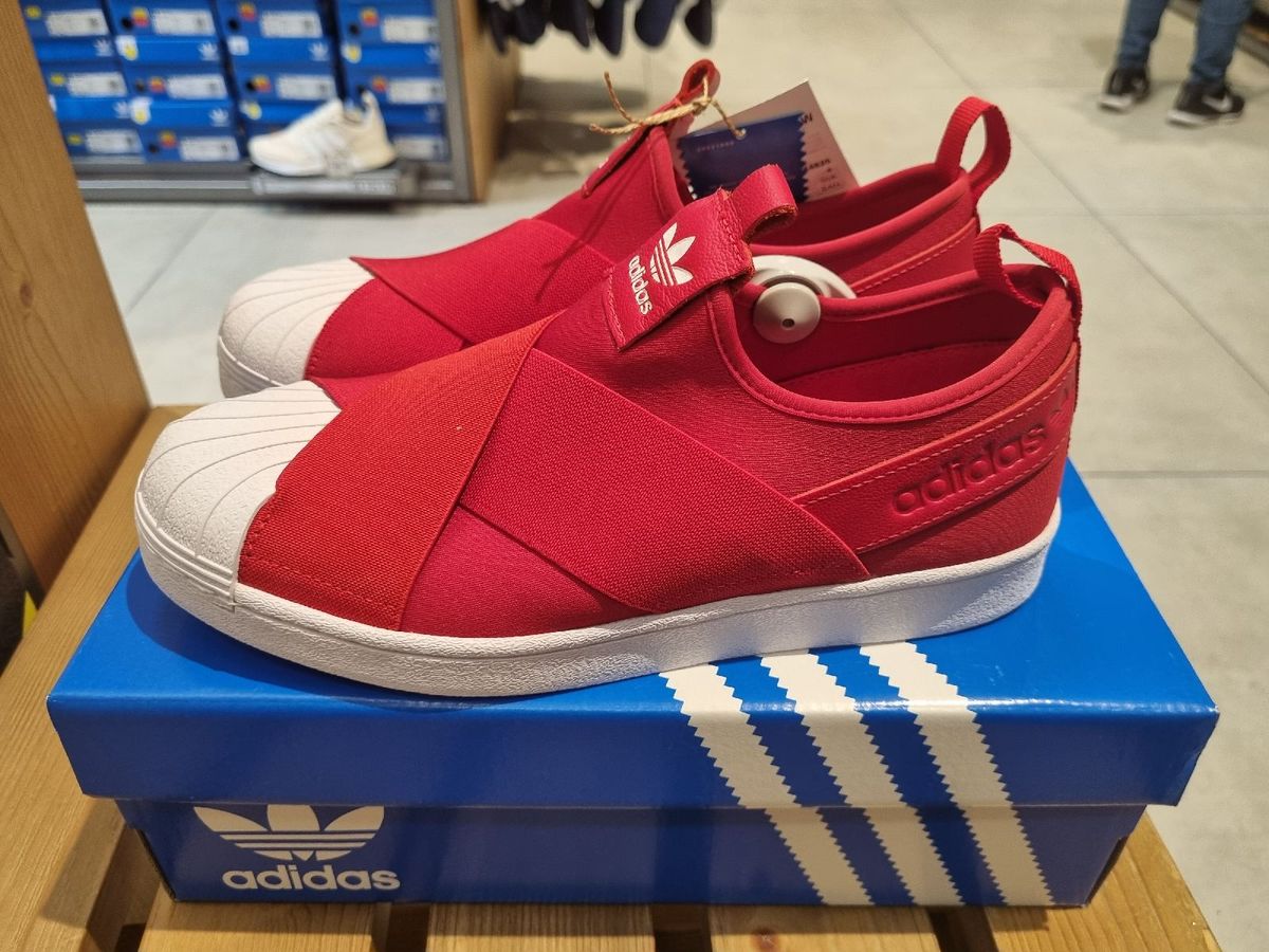 Tenis adidas slip on hot sale vermelho