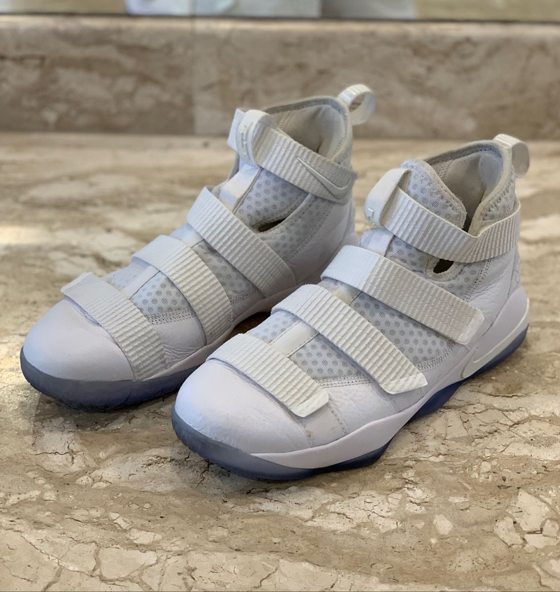 tenis de basquete com velcro