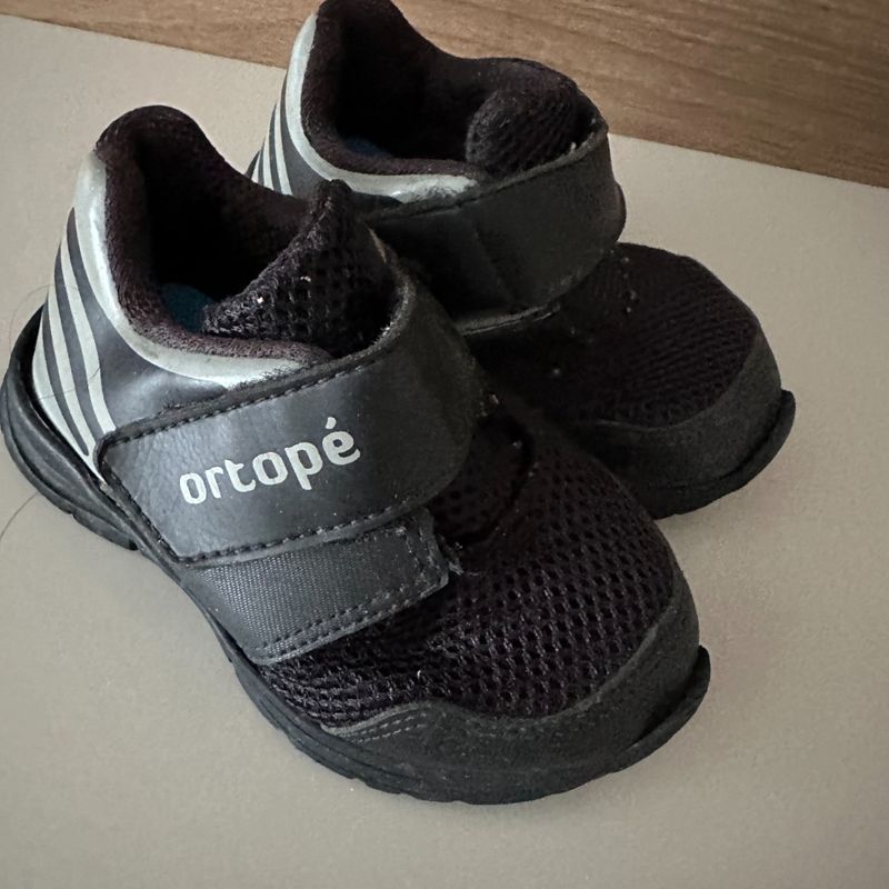 Tenis ortope preto sales com velcro