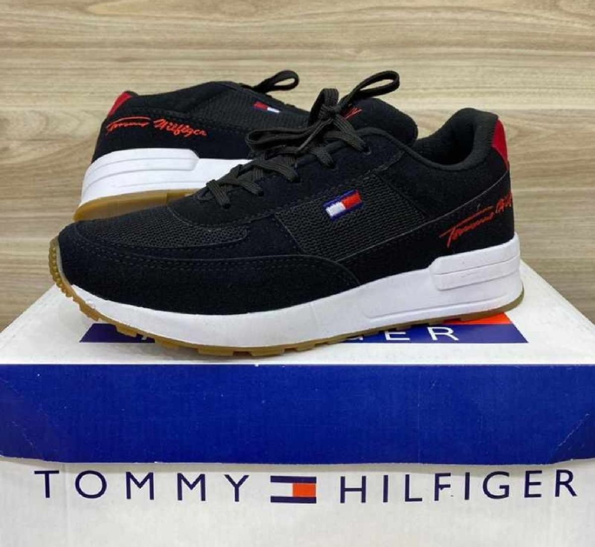 tenis tommy hilfiger preto