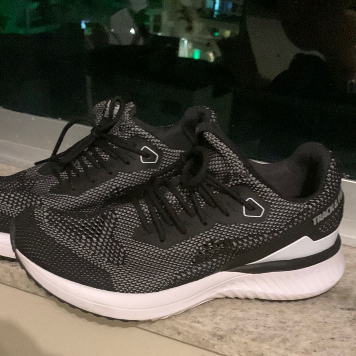 Tênis Track Field Preto Tênis Feminino Track & Field Usado 86346796