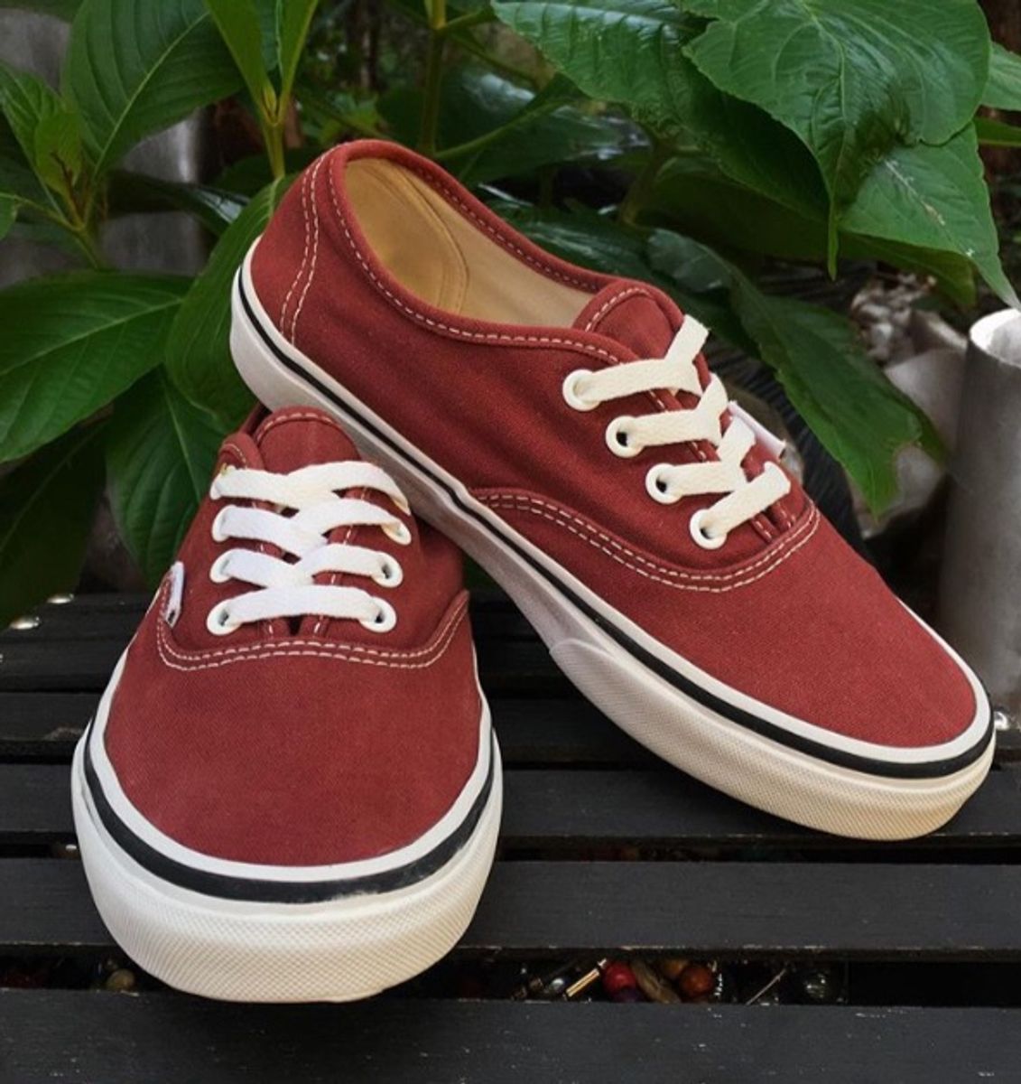 tenis vans authentic bordo