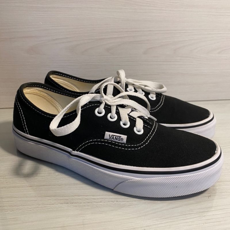 Vans authentic outlet preto e branco