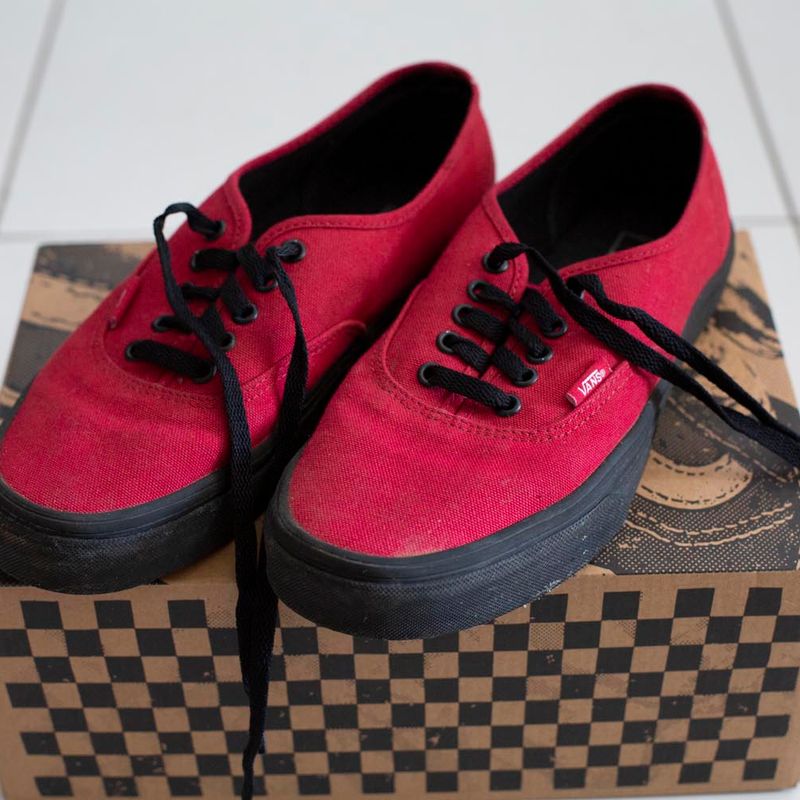 Tenis vans clearance authentic preto vermelho