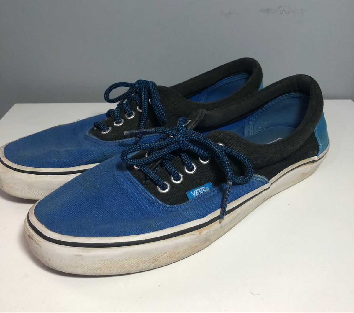 tenis vans azul com preto