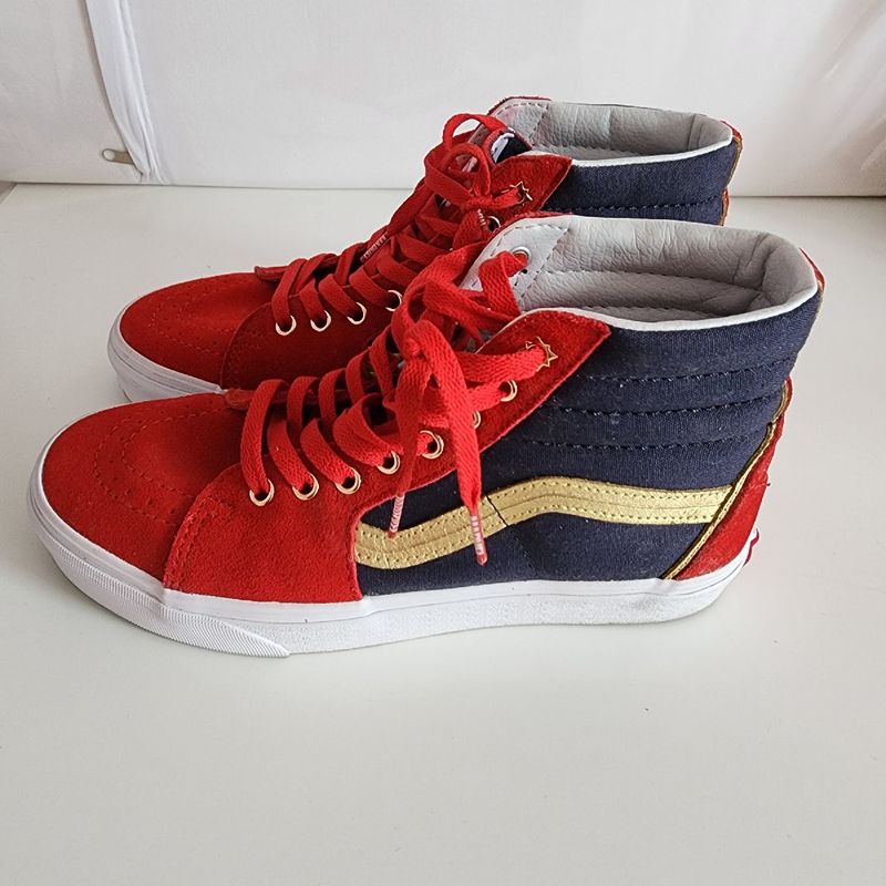 Vans hot sale capita marvel