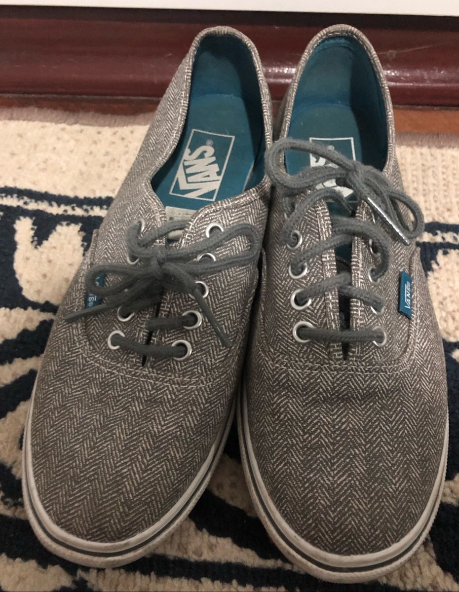 vans cinza e azul