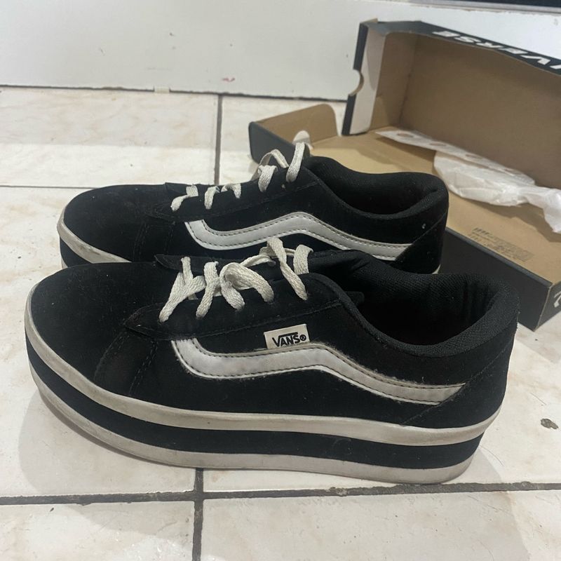 Tênis Vans com Plataforma Preto e Branco Listrado de Veludo | Tênis  Feminino Vans Usado 95057323 | enjoei