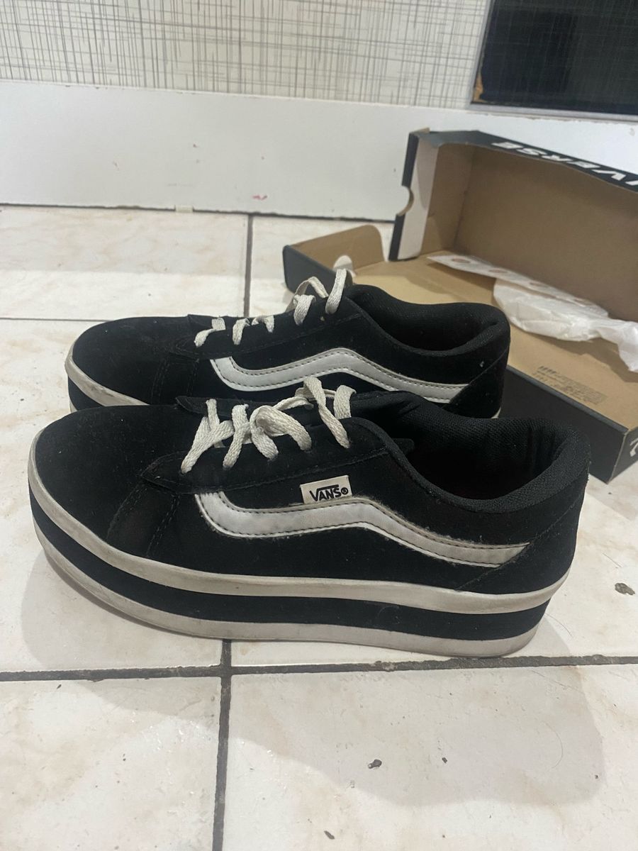 Vans listrado store preto e branco