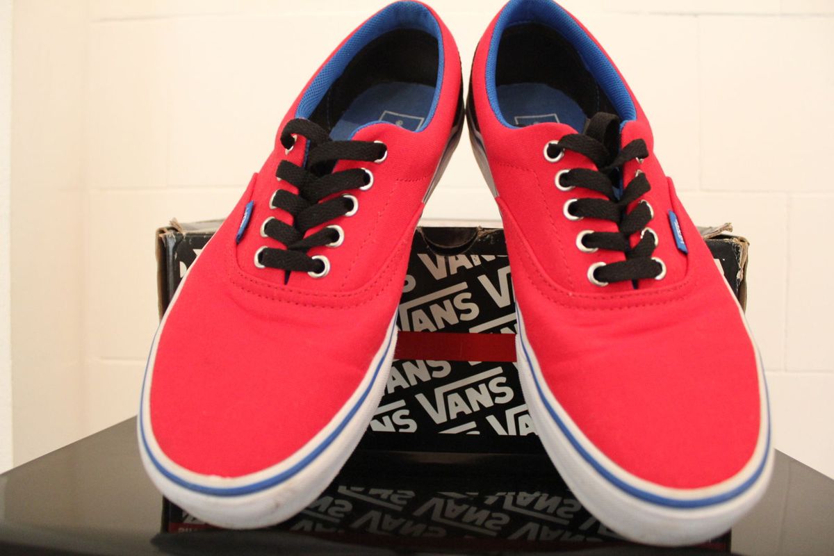 vans vermelho e azul