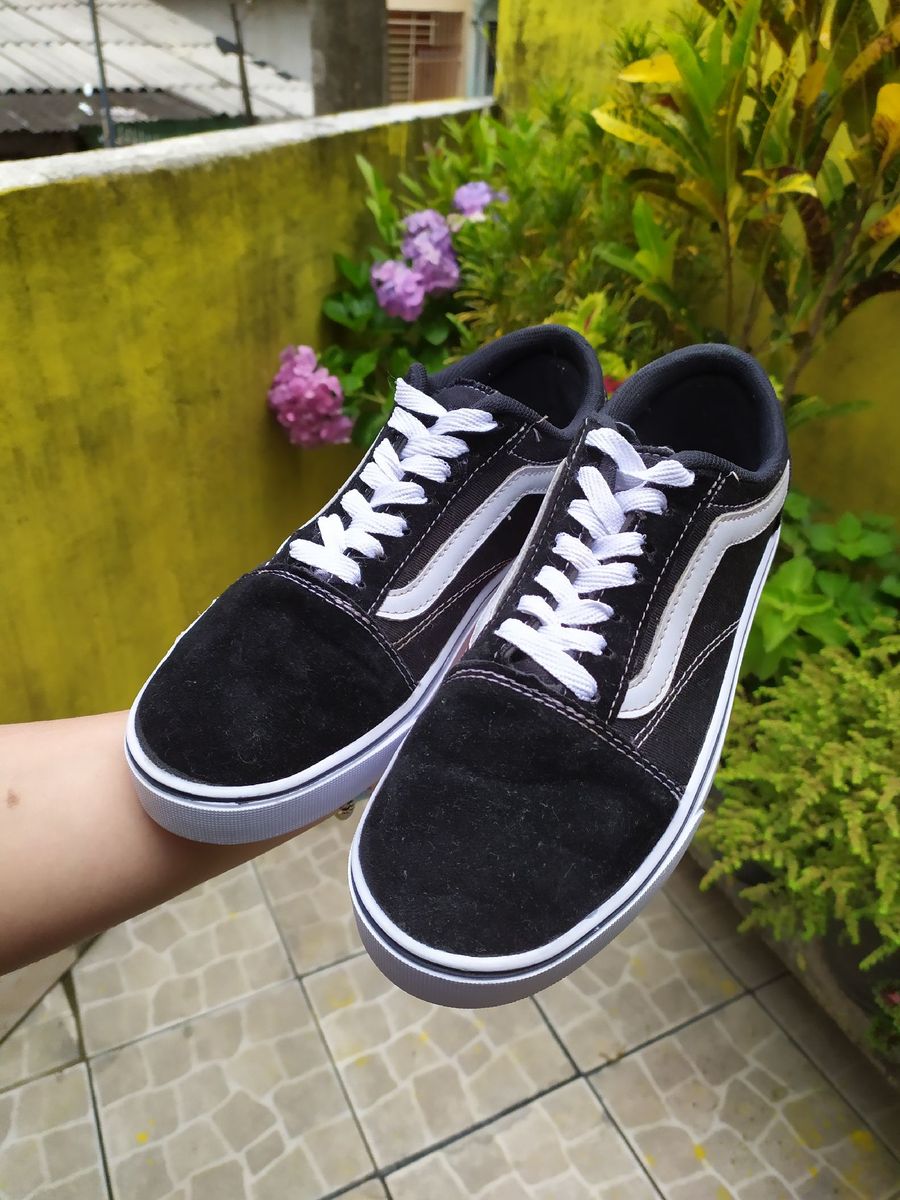 Vans falso e store verdadeiro