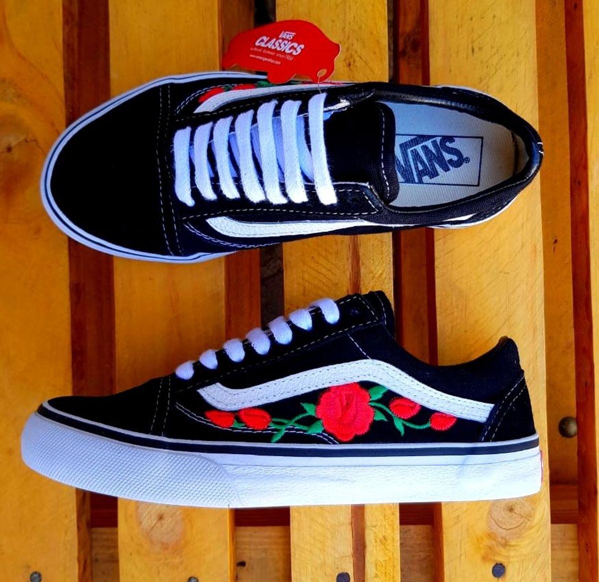 Tenis vans outlet con rosas bordadas