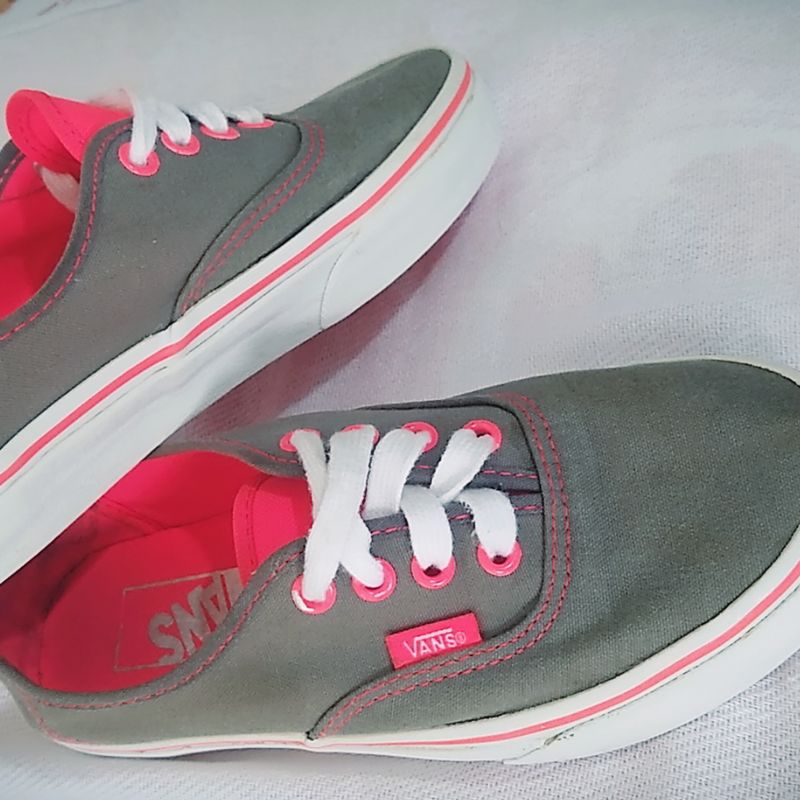 Tenis vans off the wall sale cinza e rosa