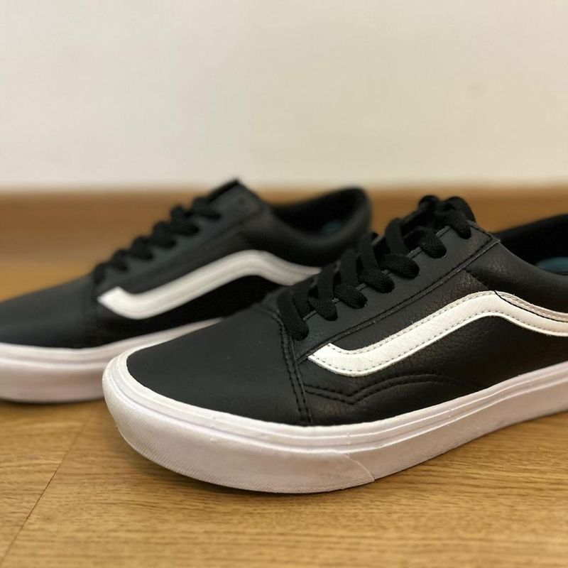 Vans preto hot sale couro