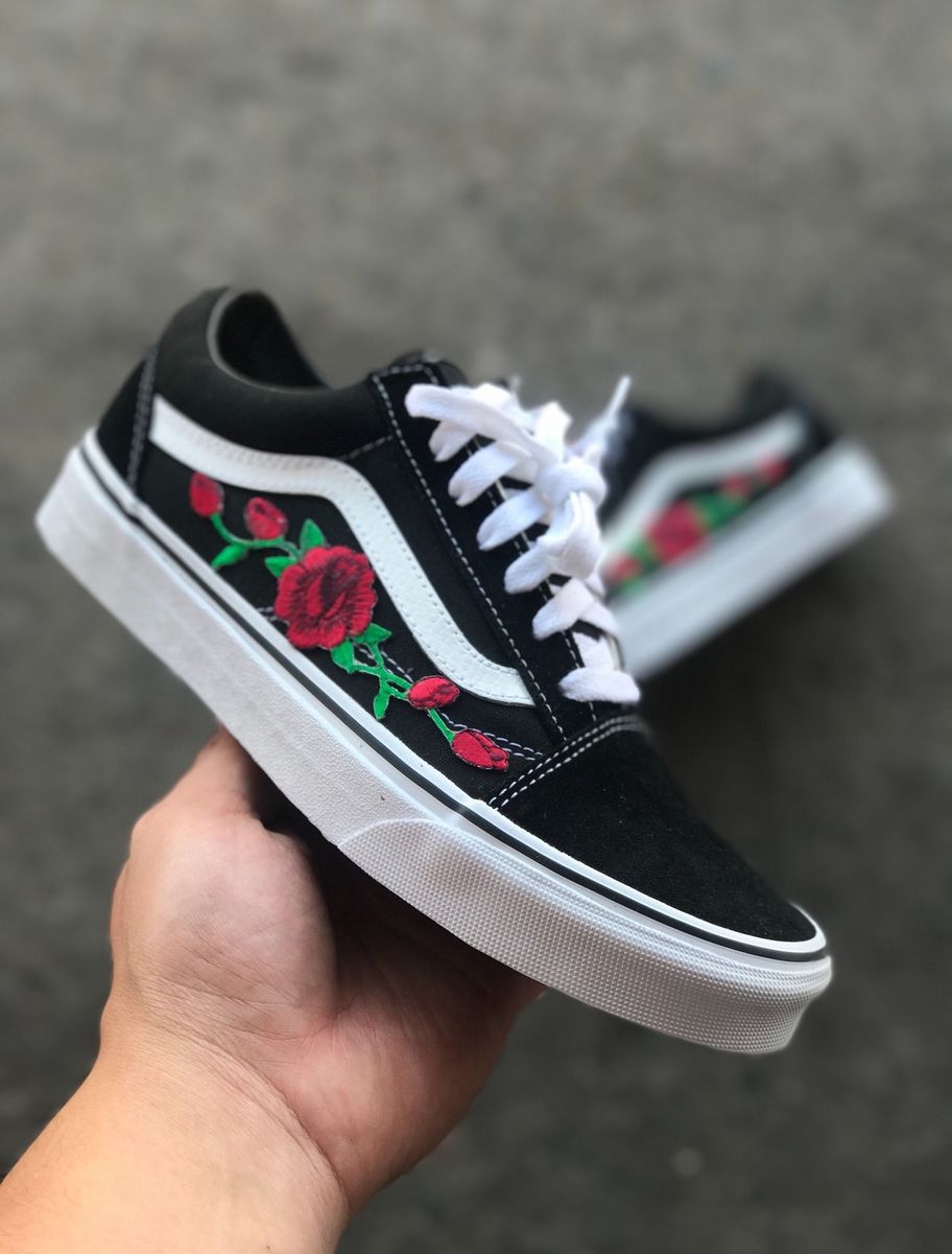 tenis vans com flor do lado