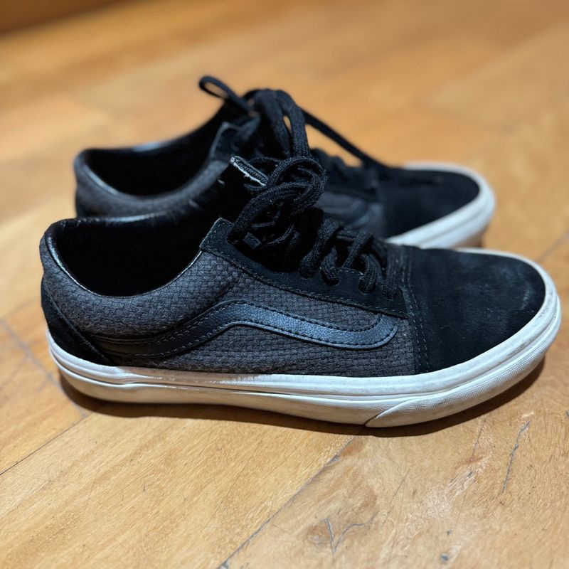 Vans preto com sales sola branca