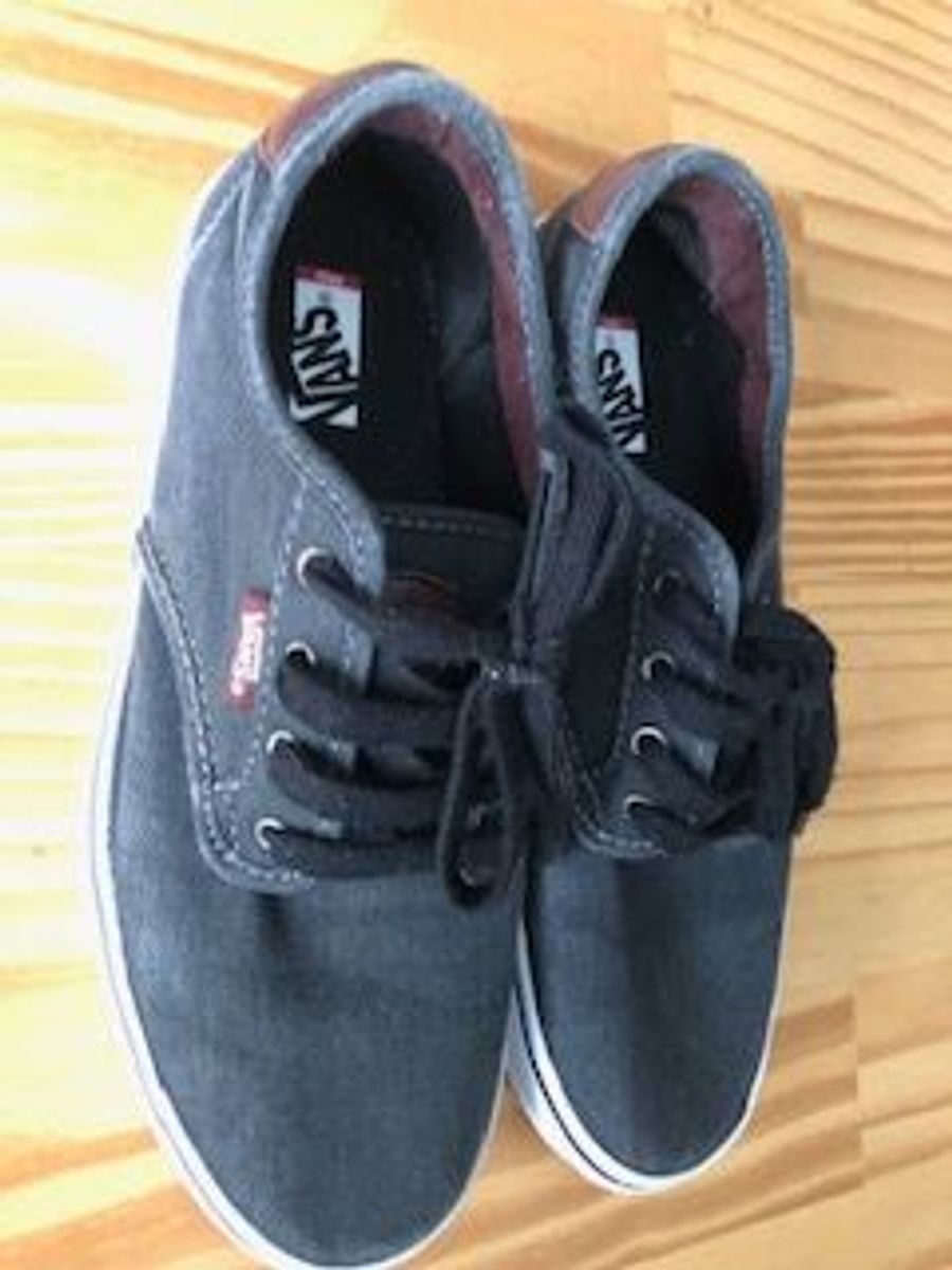 foto do tenis vans que muda de cor