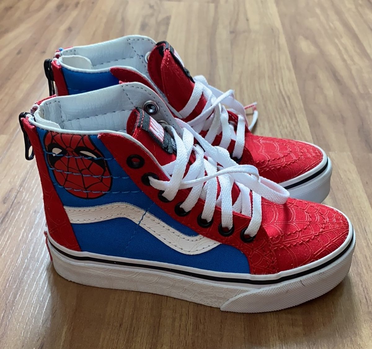 tenis vans homem aranha