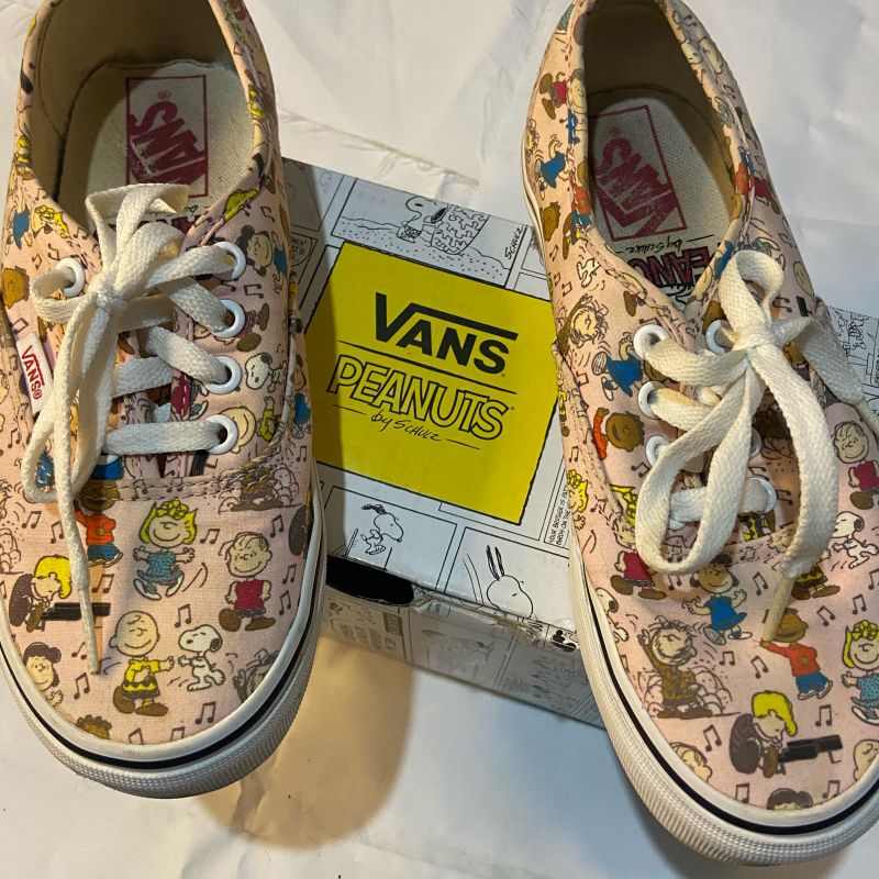 Vans store snoopy rosas