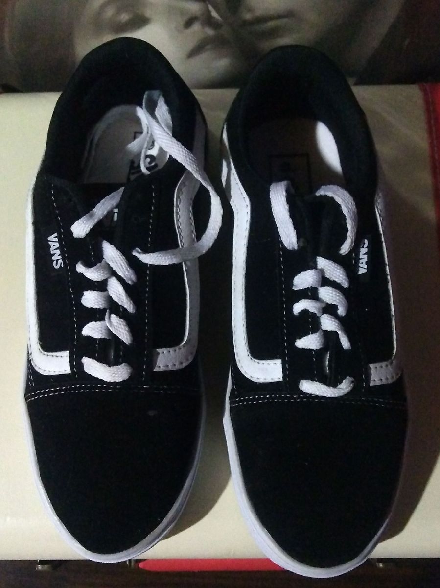 vans preto com listra branca