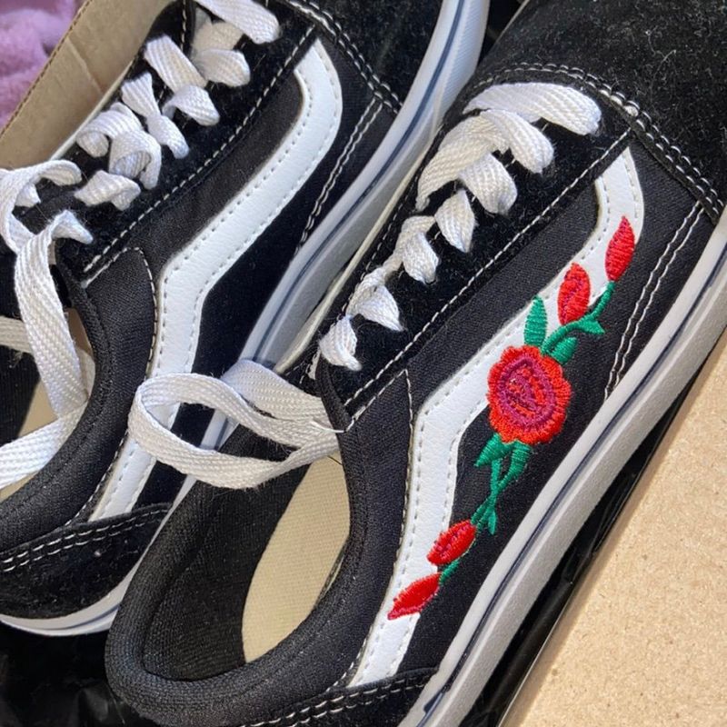 Vans com shop rosas bordadas