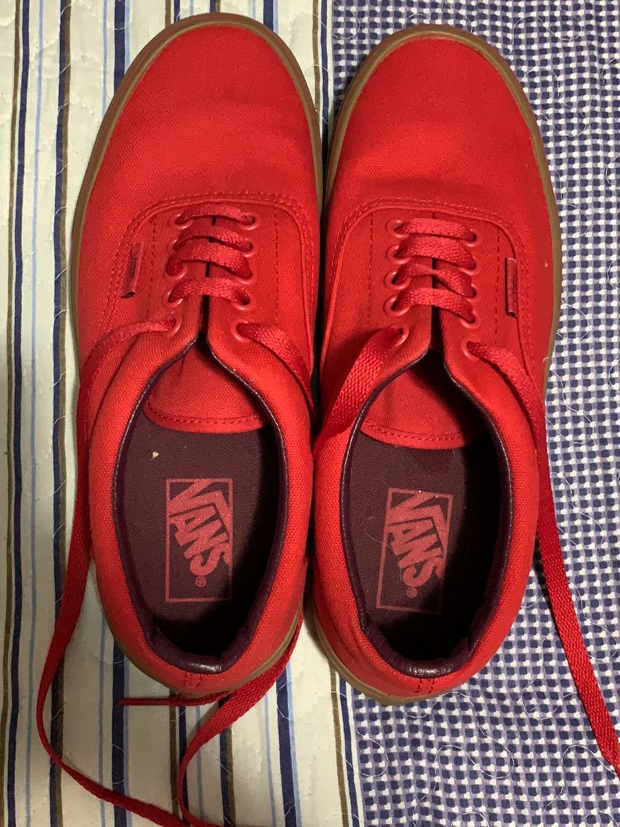 vans vinho com sola marrom