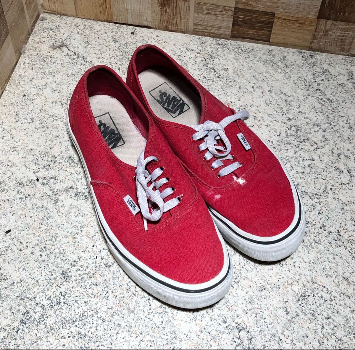 tenis vans feminino vermelho escuro