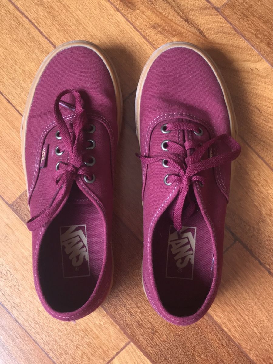 vans vinho com sola marrom
