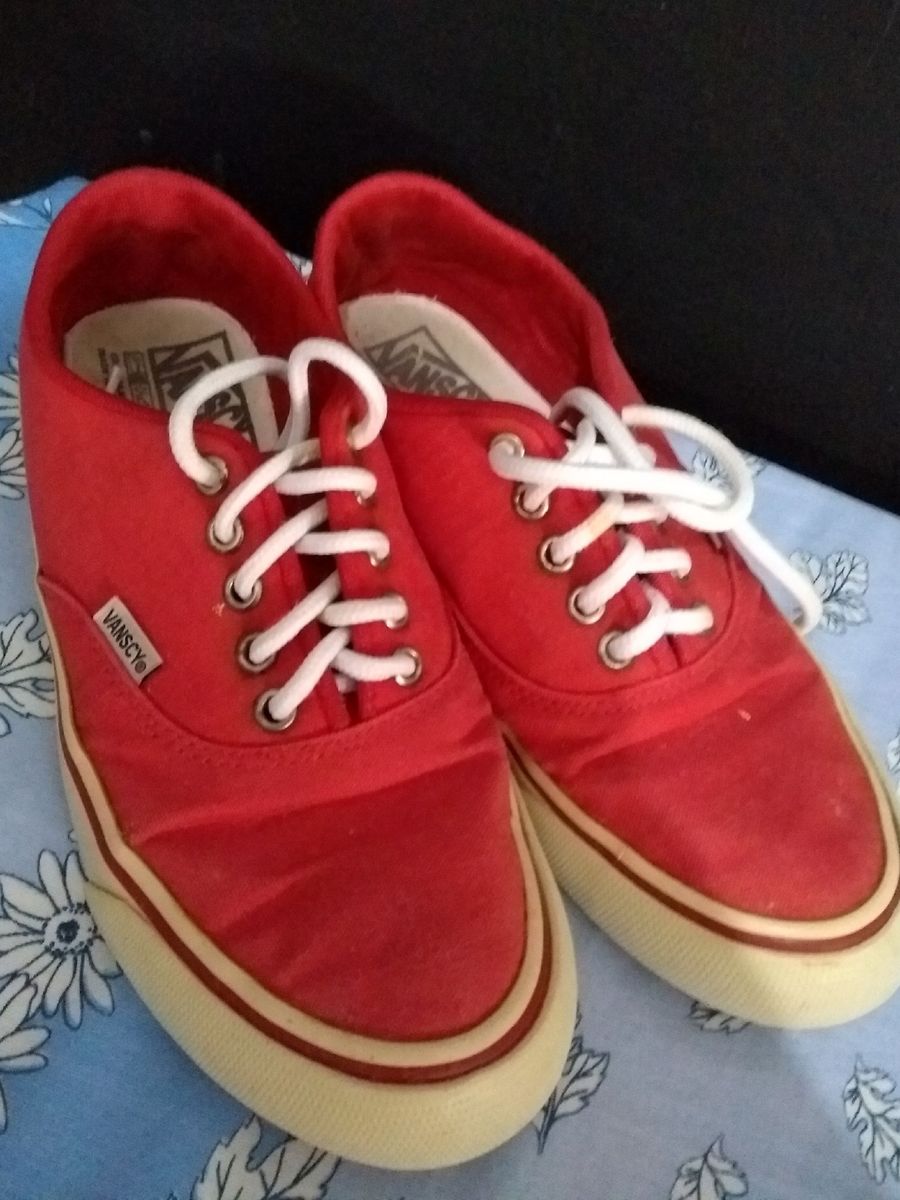 tenis vanscy vermelho