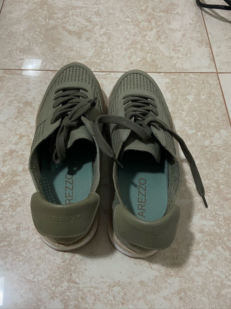 tenis verde militar feminino arezzo