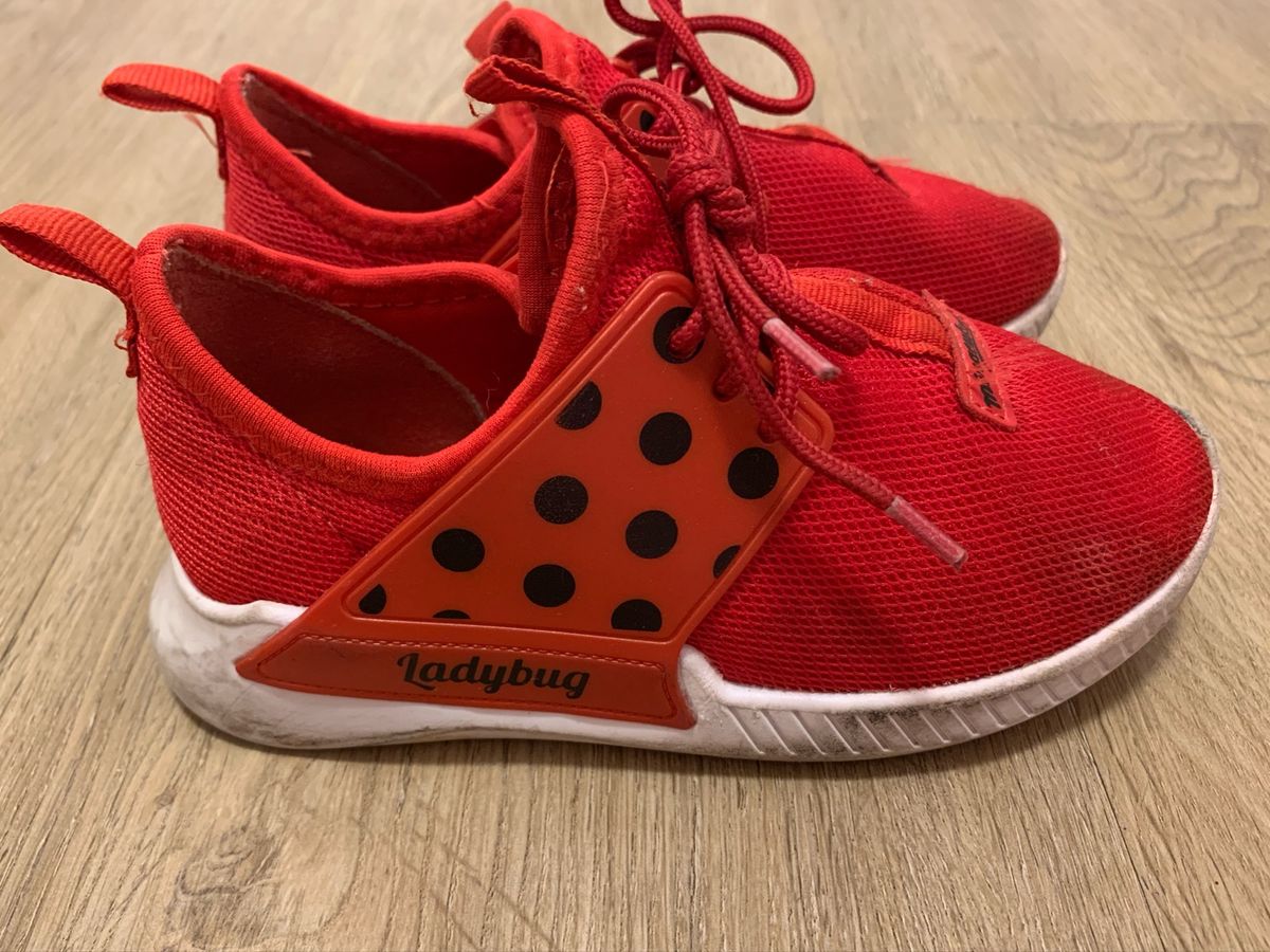 tenis ladybug vermelho