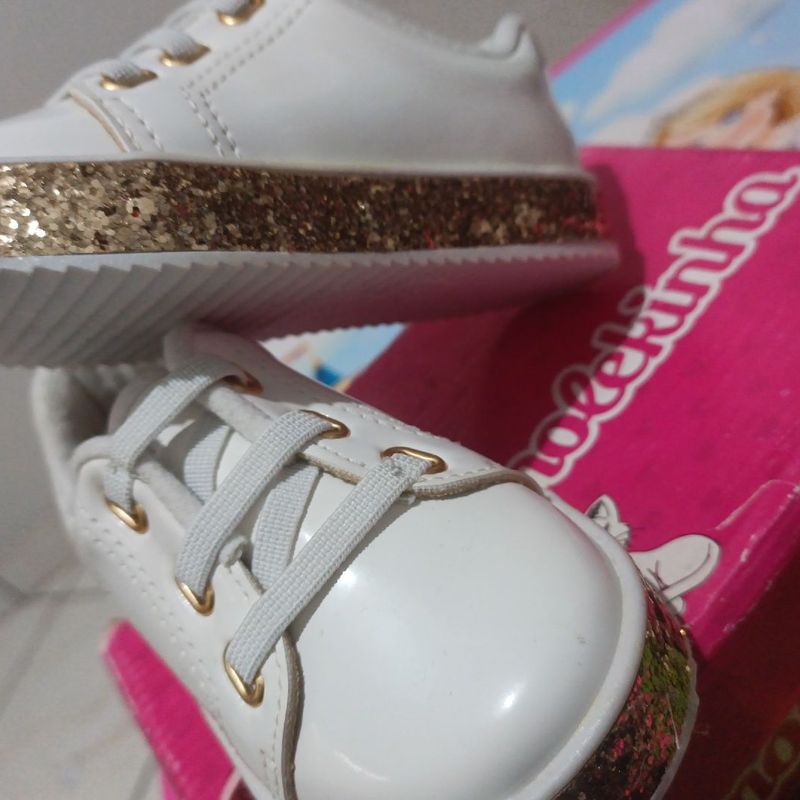 Tênis Verniz com Detalhes Lateral do Solado Dourado Glitter Tam 21