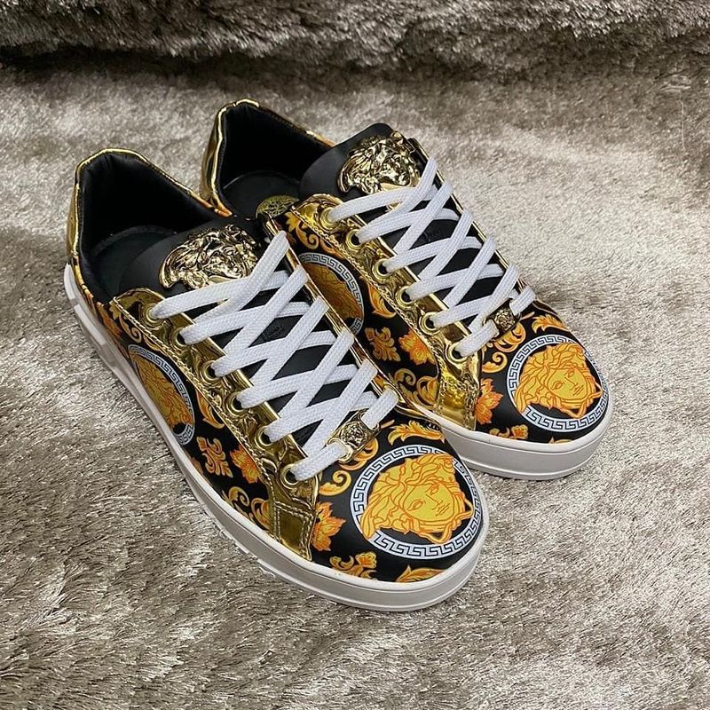 Tenis best sale versace medusa