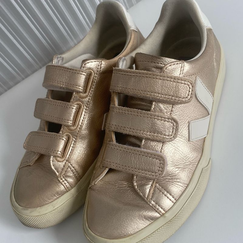 Tênis Vert Shoes em Couro Dourado Original Vert Shoes Usado