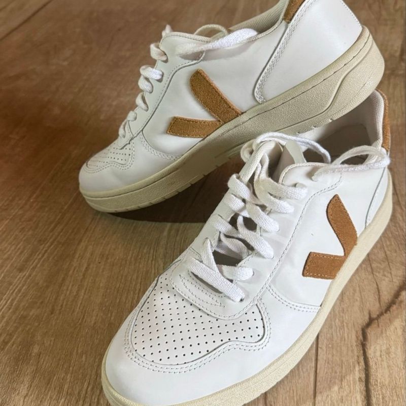 Tênis Vert Veja Branco com Dourado Tênis Feminino Veja Nunca Usado  111495172 enjoei