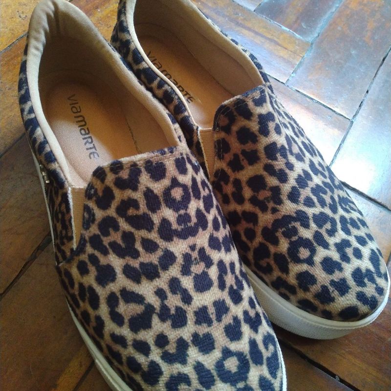 Slip on store via marte oncinha