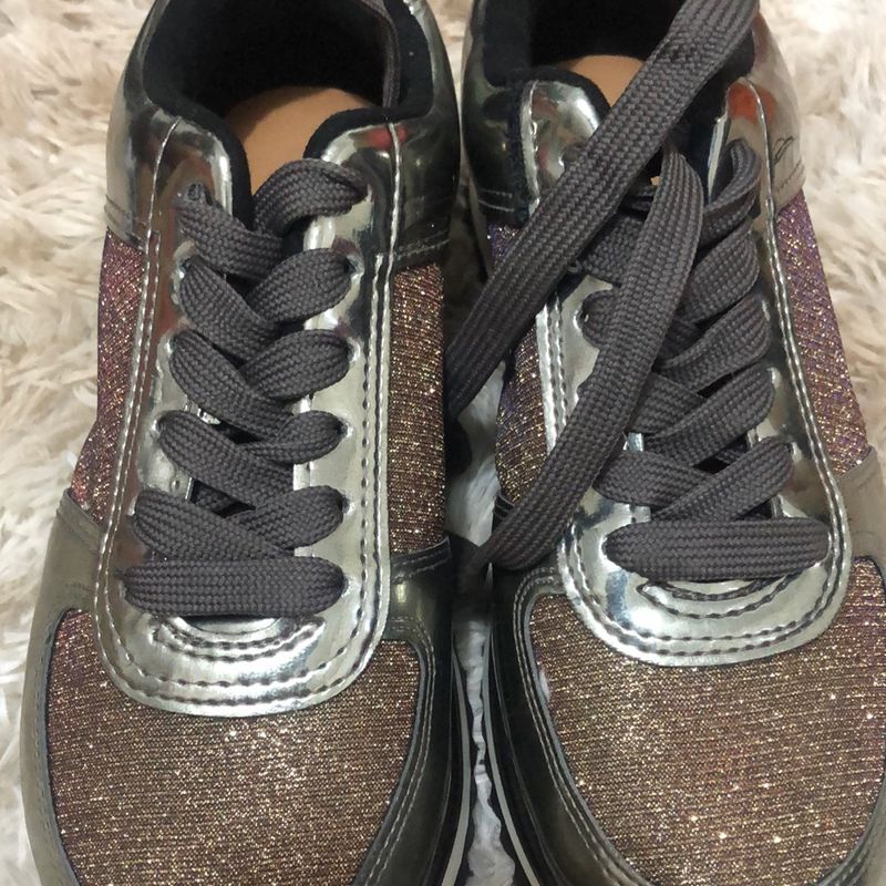 tenis vizzano brilhoso