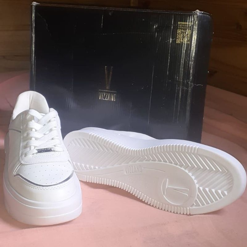 Tenis vizzano 2024 tamanho 40