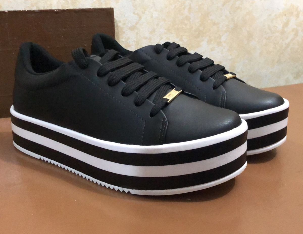 tenis vizzano preto com listras