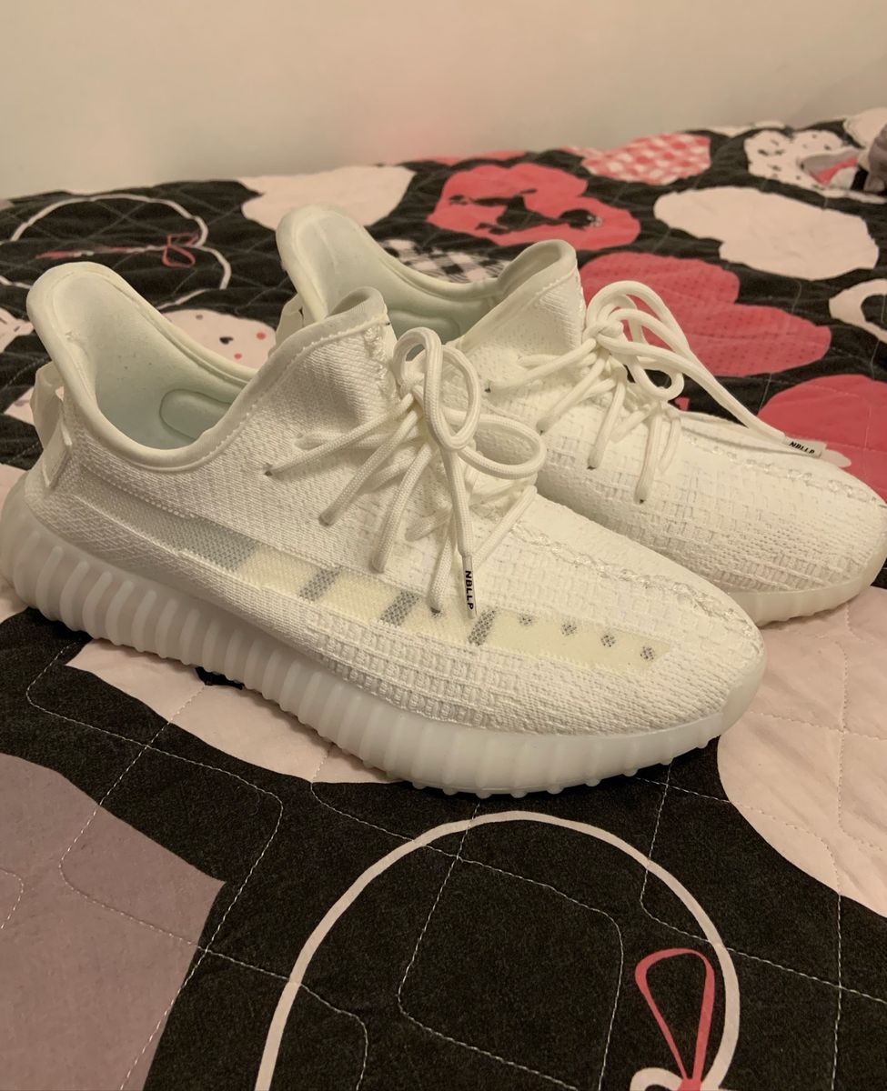 tenis yeezy triple white