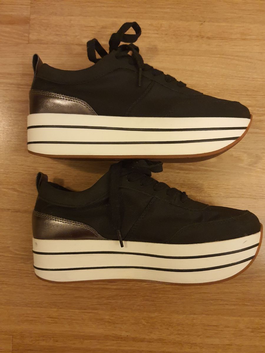 tenis preto plataforma zara