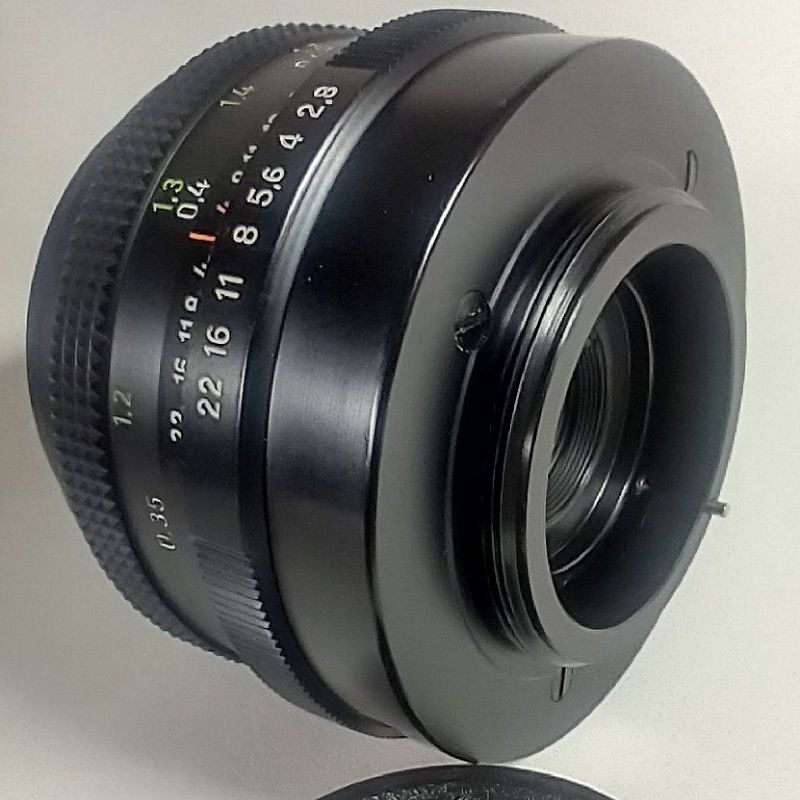 Revisão de Carl Zeiss Jena DDR Tessar 2.8/50 (zebra) | Feliz