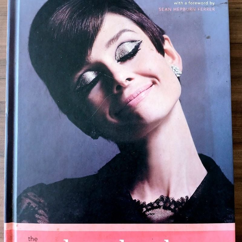 The Audrey Hepburn Treasures | Livro Usado 131670061 | enjoei
