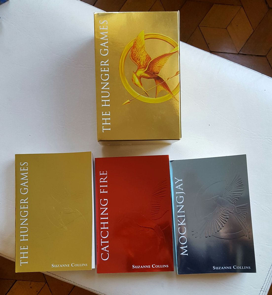 The Hunger Games Box Set Foil Edition (box Jogos Vorazes em Inglês