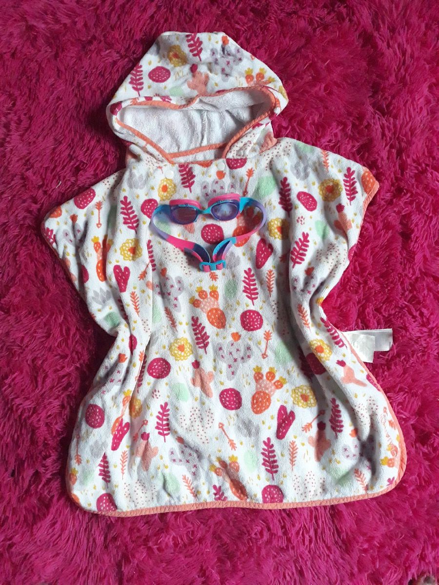 Toalha Roupao Poncho De Natacao Infantil Oculos Natacao De Brinde Item Infantil Decathlon Usado Enjoei