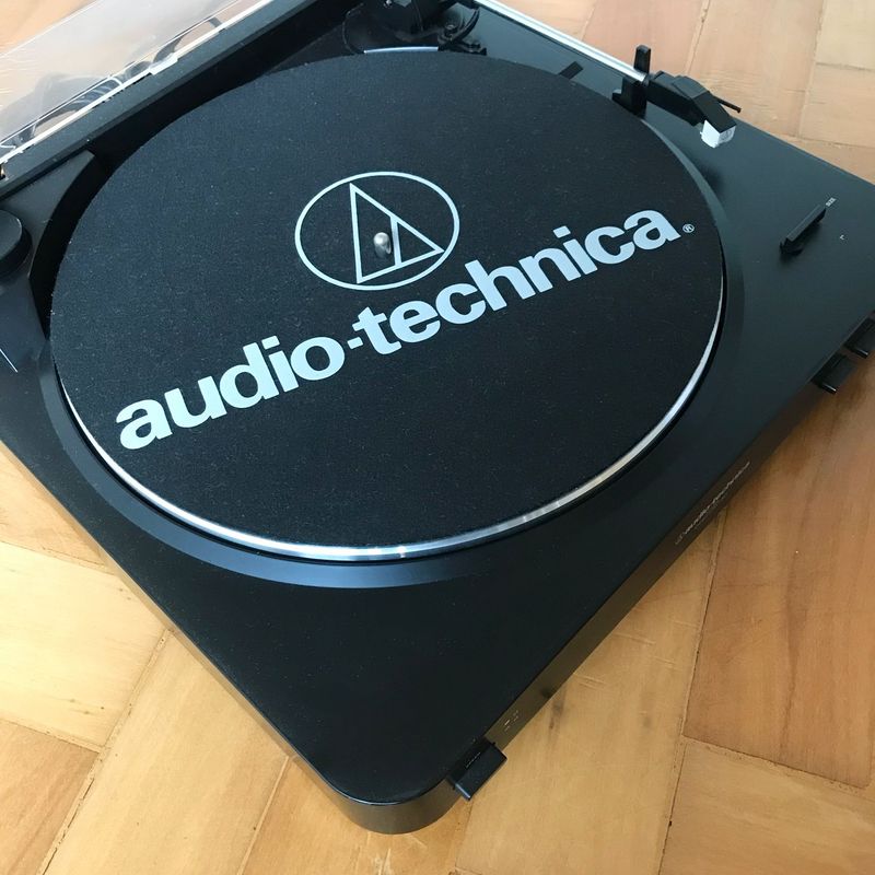 AUDIO TECHNICA Tocadiscos AT-LP60