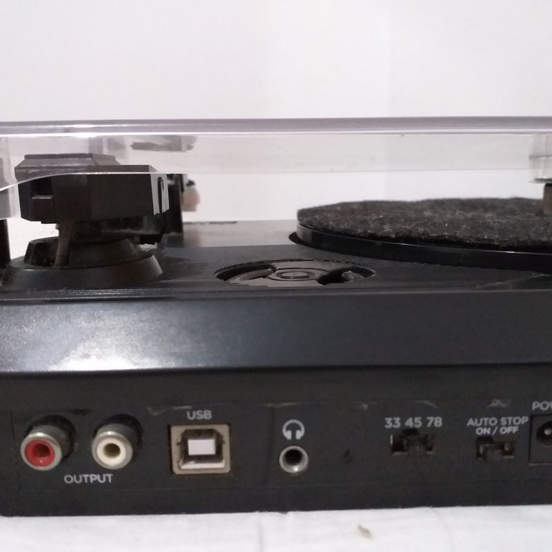 ION Toca Discos Vinil com Alto Falantes Embutido e Saída USB para Conversão  de 3 Velocidades, 110V - Dular