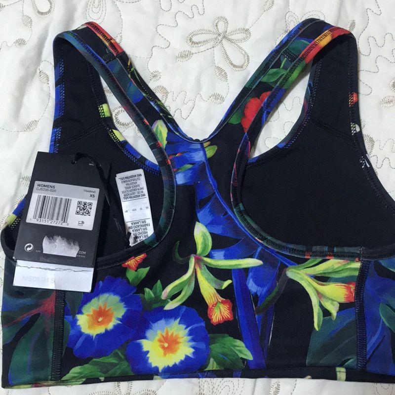 Nike swoosh hyper femme best sale sports bra