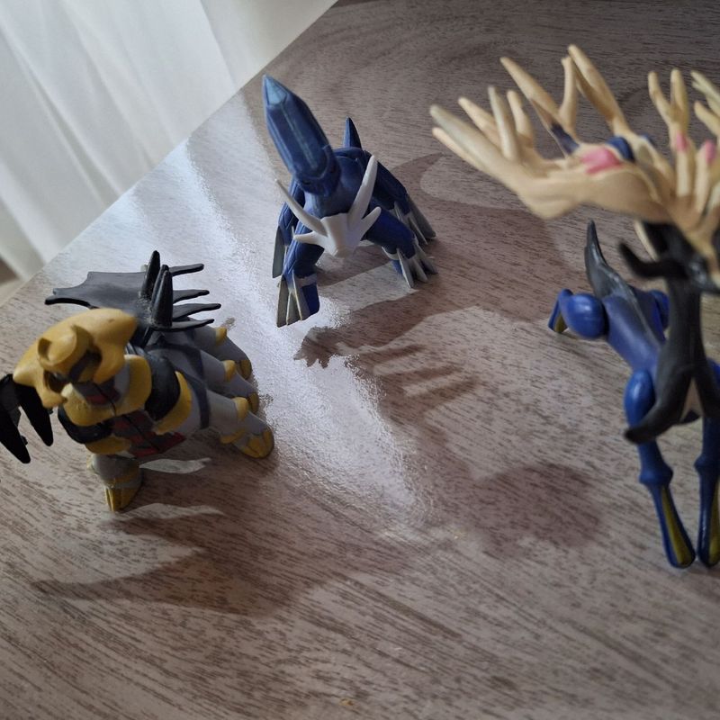 Boneco Pokemon Lendário - Xerneas - Tomy